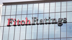 26/10/2013 The headquarters of Fitch Ratings in Canary Wharf, financial centre in the Docklands of London, England, UK