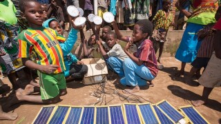 Solar Africa Malawi panels transition from Alamy 29Apr21 575x375