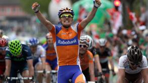 Rabobank team rider Luis Leon Sanchez of Spain celebrates winning the fourth stage of the Tour de Romandie cycling race in Sion April 28, 2012.  REUTERS/Denis Balibouse (SWITZERLAND - Tags: SPORT CYCLING)