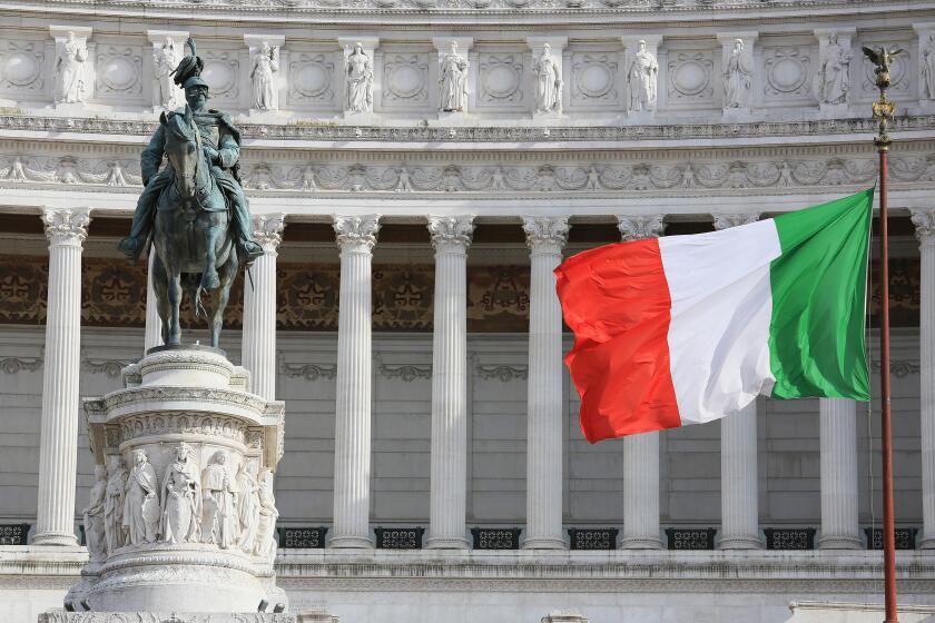 Italy Rome flag_31Oct22_alamy