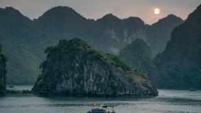 Sunrise in Halong Bay, Vietnam