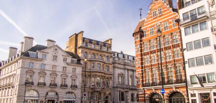 Corner of Pall Mall & St James's Street, London.