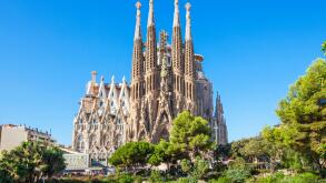 La Sagrada Familia church front view, designed by Antoni Gaudi, UNESCO, Barcelona, Catalonia (Catalunya), Spain