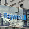 ARCHIV - Die Zentrale der Bayern LB in Muenchen, aufgenommen am 1. Dezember 2008. Die von Milliardenverlusten gebeutelte BayernLB will die staatlichen Beihilfen zurueckzahlen, wenn sie die Gewinnzone erreicht. Das kuendigte der neue Chef Gerd Haeusler in