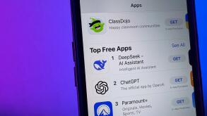 Cupertino, USA. 27th Jan, 2025. The Chinese AI app DeepSeek in Apple's us App Store on an iPhone 12. In the ranking of free apps, DeepSeek was even ahead of ChatGPT from OpenAI. Credit: Christoph Dernbach/dpa/Alamy Live News