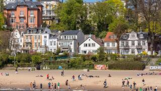 Germany, Hamburg, Ovelgonne area, the Elbe river with its beaches