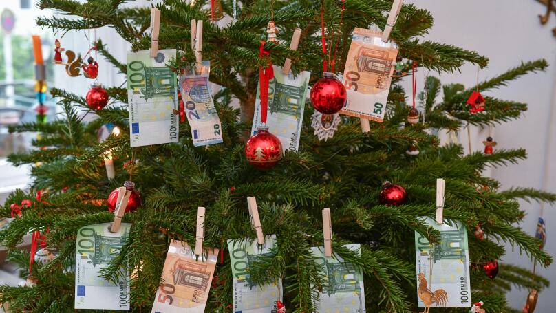 Symbolic photo, gift of money, Christmas, Symbolfoto, Geldgeschenk, Weihnachten