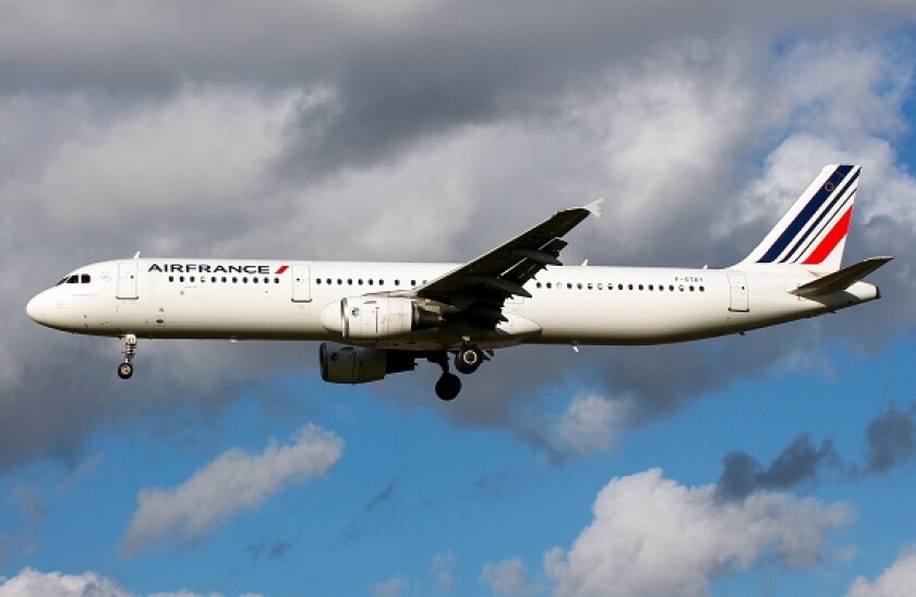 air_france_in_flight_alamy_575x375.jpg