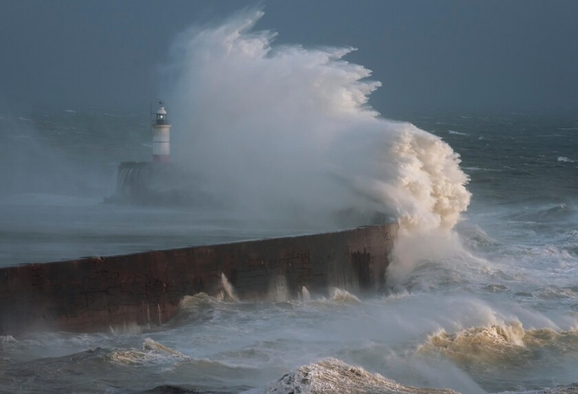 Storm UK coast waves from Alamy 13Dec22 crop 575x375