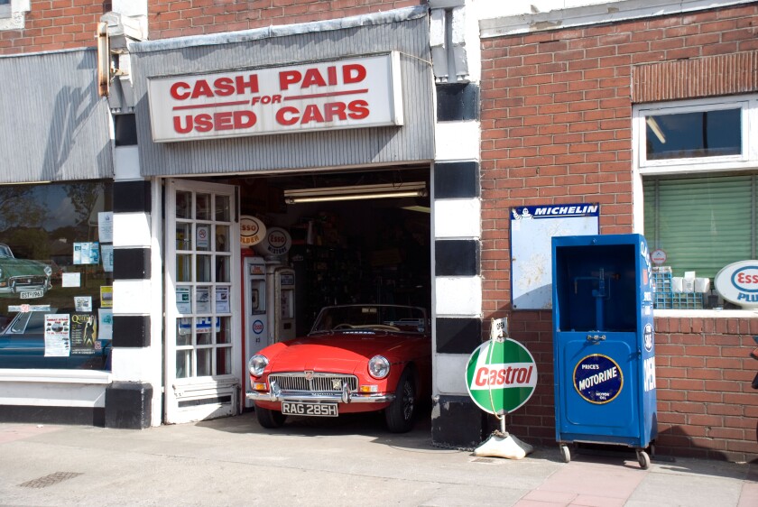 cash paid for used cars,castrol,motorline,MG sports car,color, colored, colorful, colour, colourful, day, doors, green,