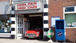 cash paid for used cars,castrol,motorline,MG sports car,color, colored, colorful, colour, colourful, day, doors, green,