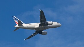 A 318-111 of Air France KLM in ascent