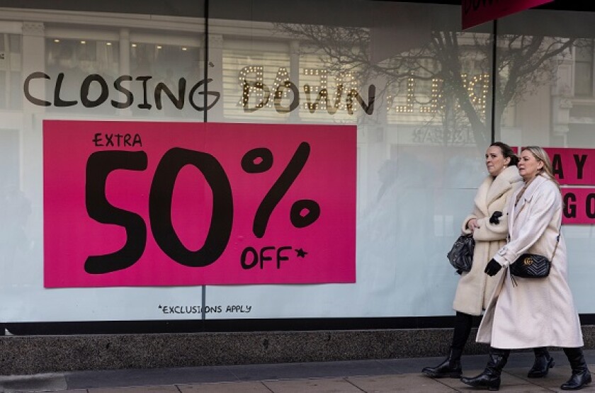 Closing down sale House of Fraser Oxford St UK from Alamy 10Feb22 575x375