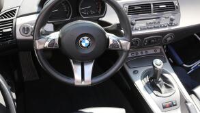 look into the cockpit of a BMW cabrio car